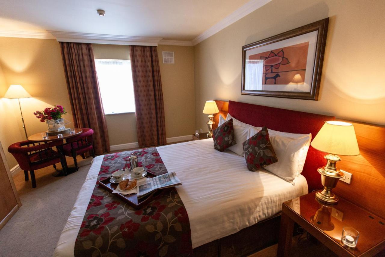 Hamlet Court Hotel Johnstown Bridge Экстерьер фото