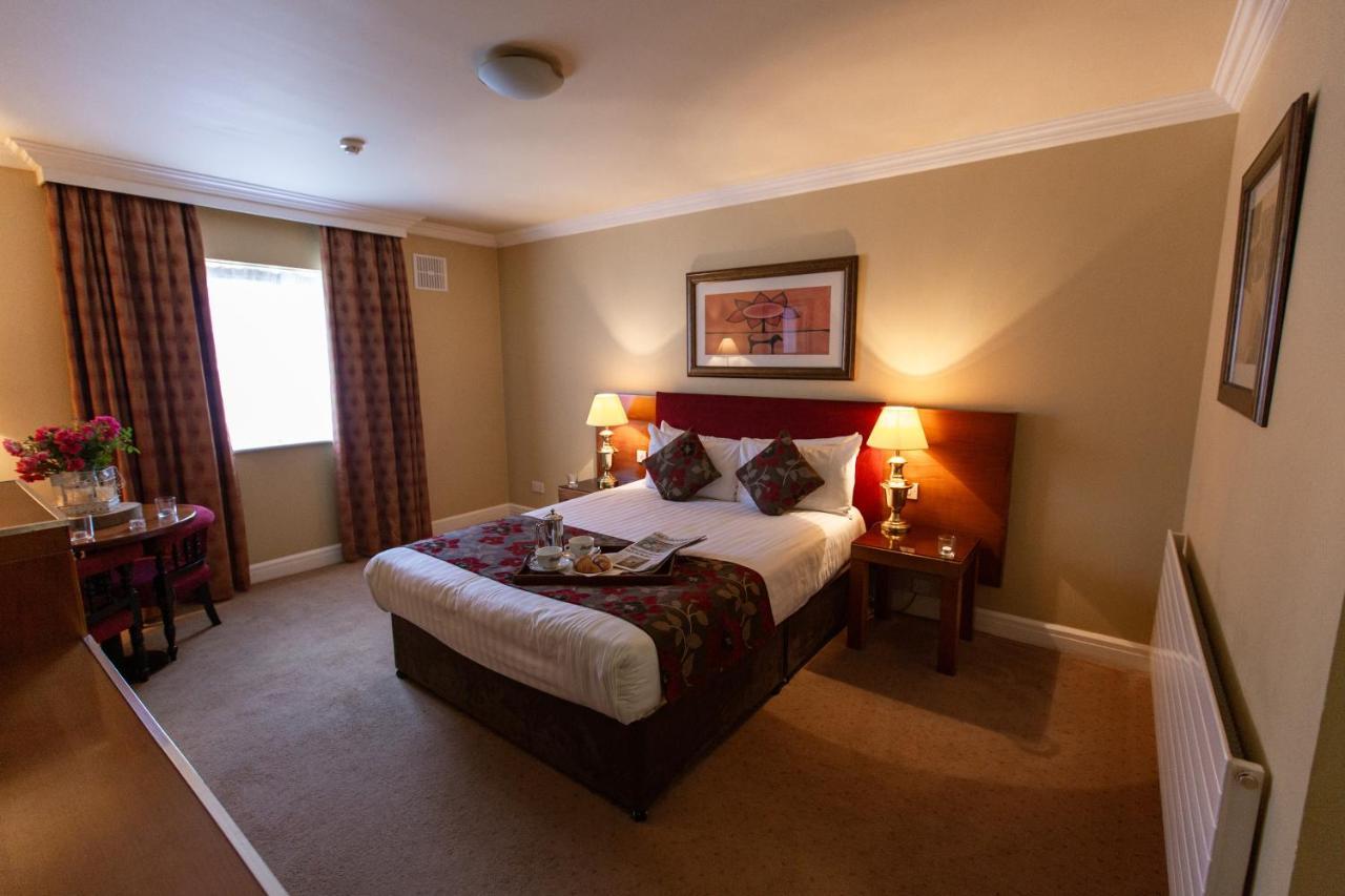 Hamlet Court Hotel Johnstown Bridge Экстерьер фото