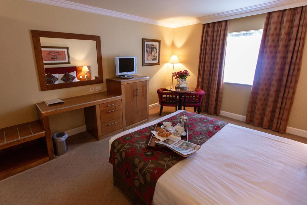 Hamlet Court Hotel Johnstown Bridge Экстерьер фото