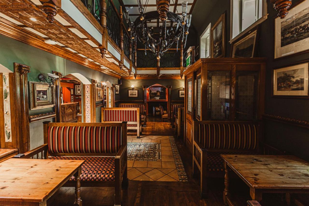 Hamlet Court Hotel Johnstown Bridge Экстерьер фото