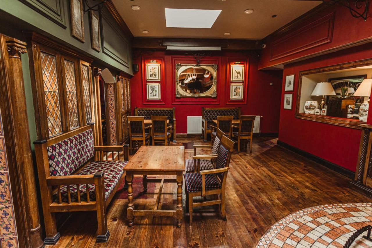 Hamlet Court Hotel Johnstown Bridge Экстерьер фото