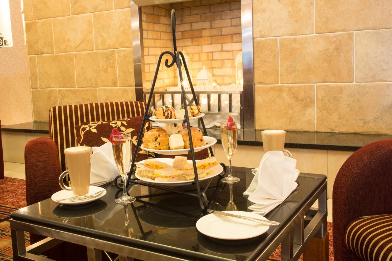 Hamlet Court Hotel Johnstown Bridge Экстерьер фото
