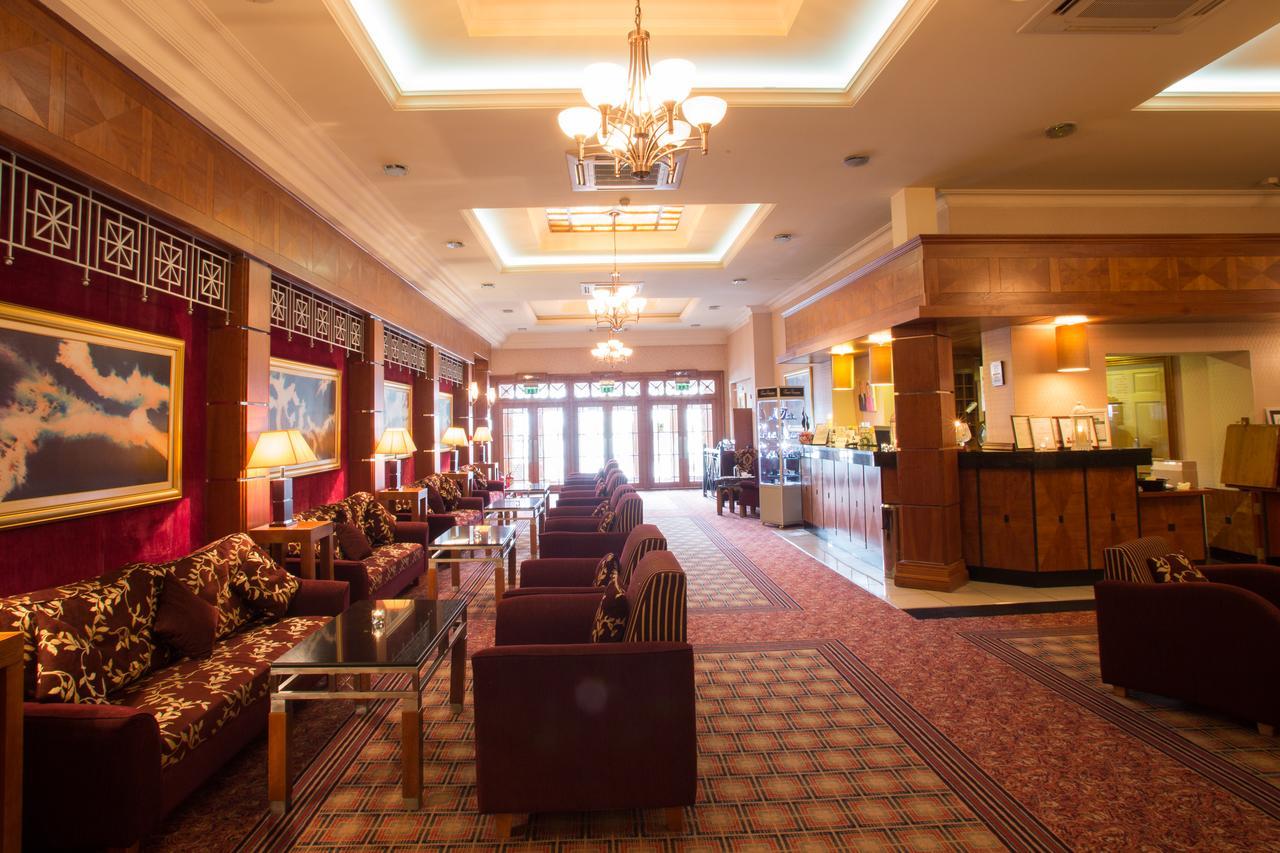 Hamlet Court Hotel Johnstown Bridge Экстерьер фото